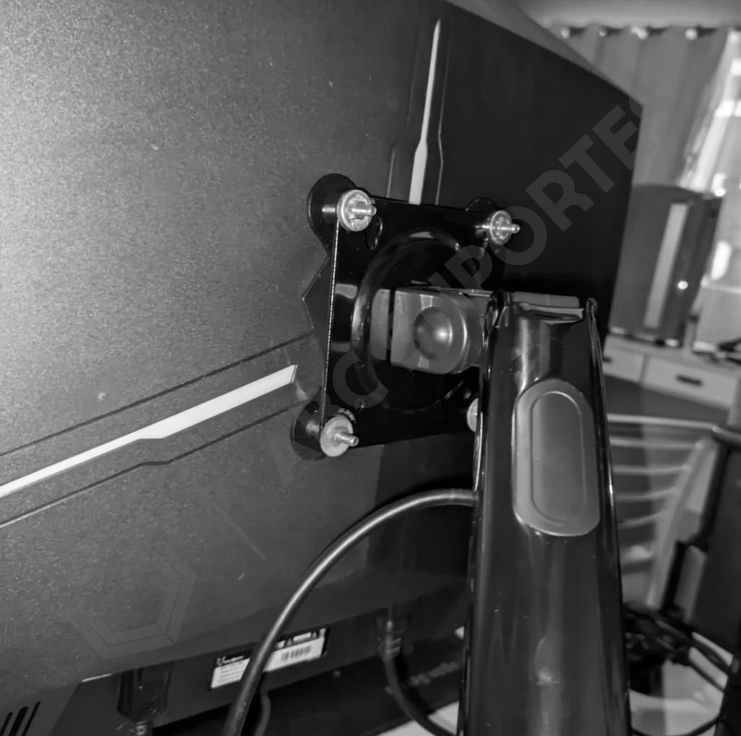Adaptador Vesa Monitor HUSKY HAILSTORM / TEMPEST HGMT002 HGMT005 Sem Furação Vesa